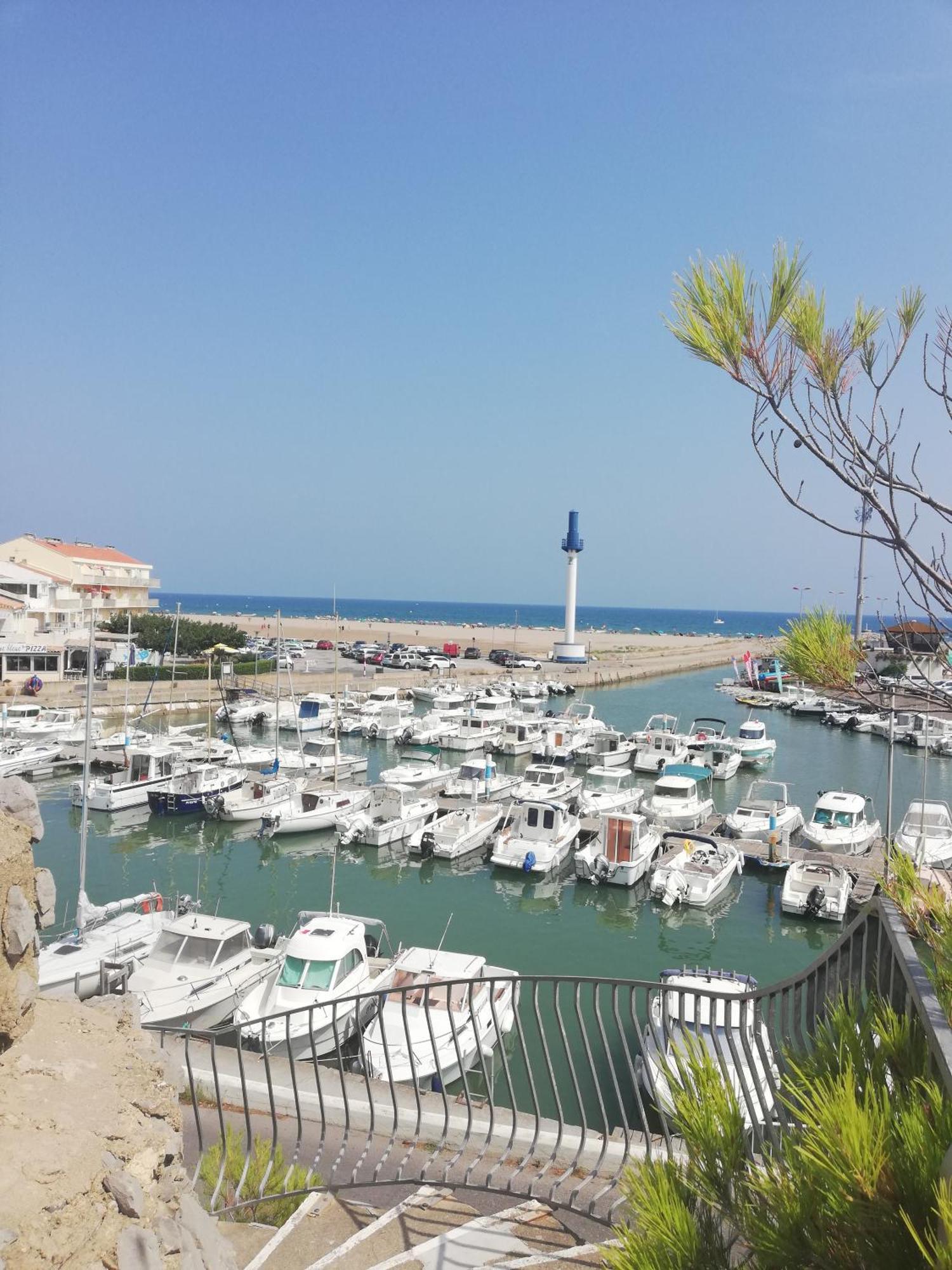 Superbe Appartement Avec Vue Sur Mer Et Port, Parking Prive Saint-Pierre-la-Mer  Esterno foto